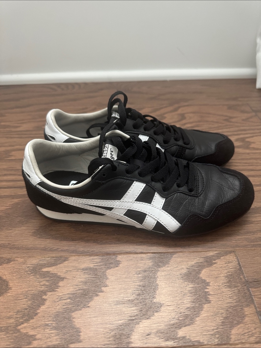 Onitsuka Tiger Serrano Sneakers - Picture 2 of 7